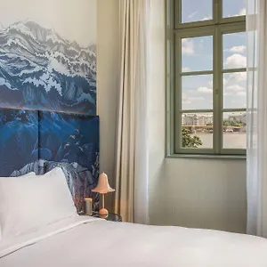hotellátogatás