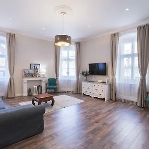 hotellátogatás